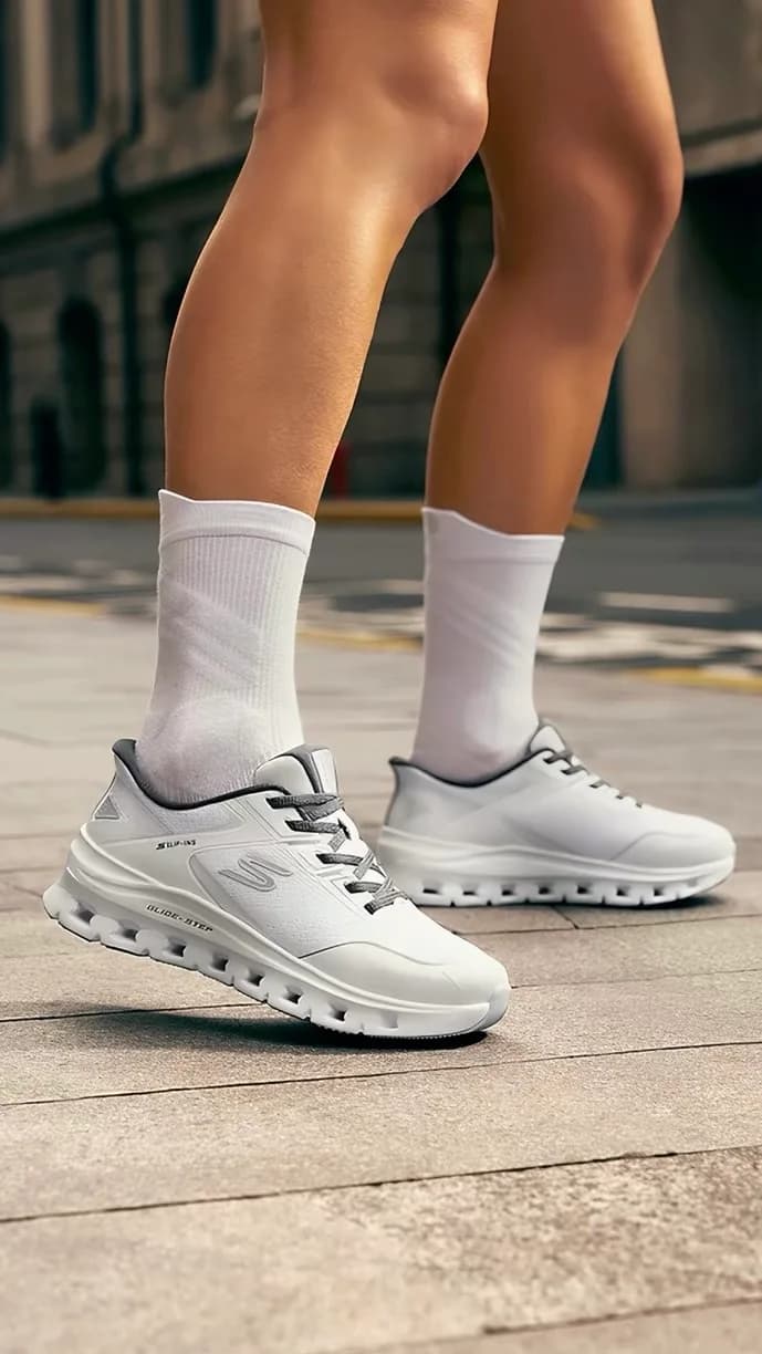 SKECHERS (Slip-ins)